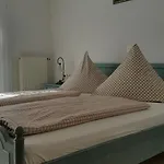 Hotel-pension Haus Hubertus 3* Weigendorf
