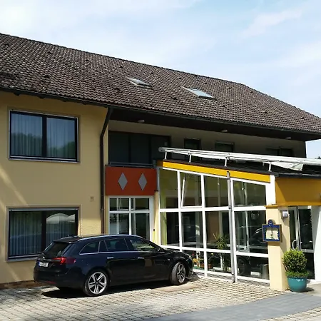 Hotel-pension Haus Hubertus بيت ضيافة Weigendorf