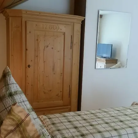 Guest house Hotel-pension Haus Hubertus 3*
