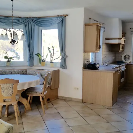Guest house Hotel-pension Haus Hubertus Weigendorf
