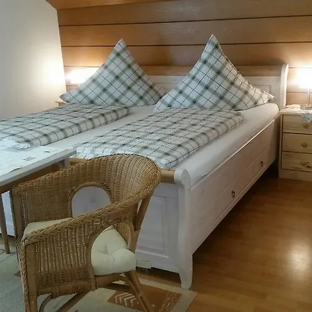 Hotel-pension Haus Hubertus 3* Weigendorf