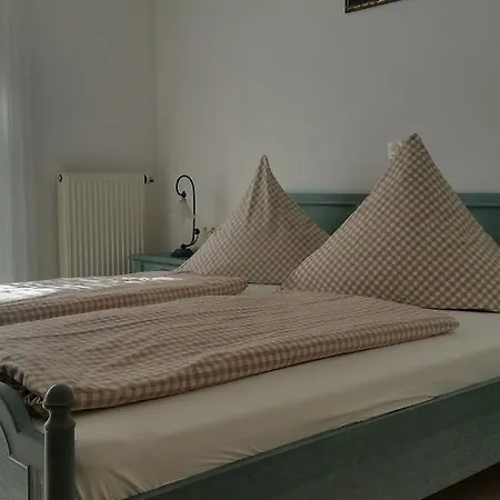 Hotel-pension Haus Hubertus 3* Weigendorf