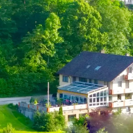 Hotel-pension Haus Hubertus 3*